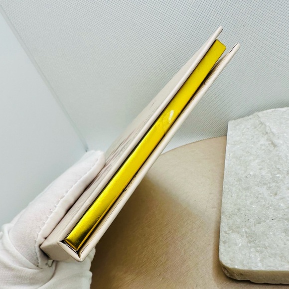 NEW! Disney Winnie the Pooh Eyeshadow Palette 12 Shades Full Size w/ Mirror - Picture 7 of 13